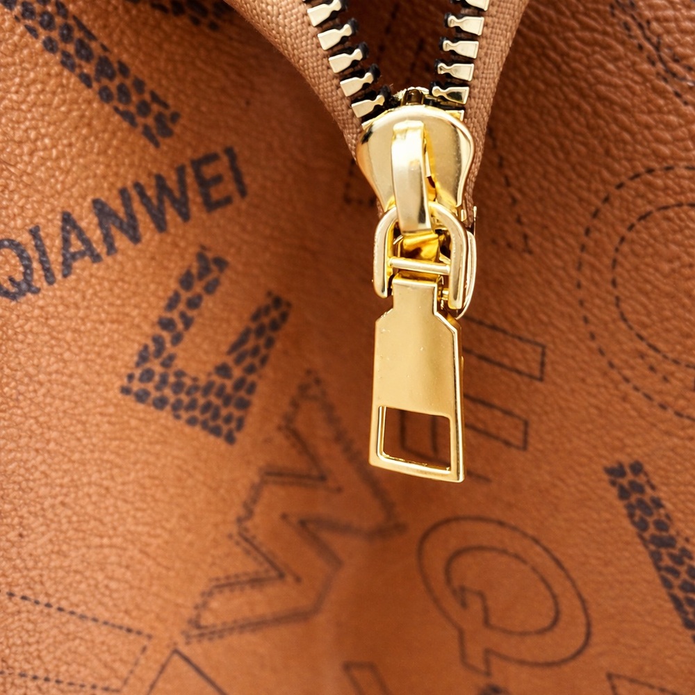 Luxurious monogram tote Bag large capacity durable leather everyday Bag - Picture 5 of 6